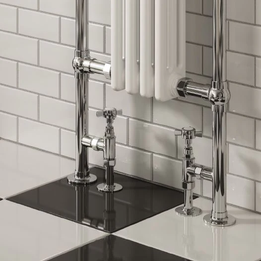 Reina Alicia RND-ALC01 Traditional Radiator with Towel Rail 479mm x 952mm - Image 3