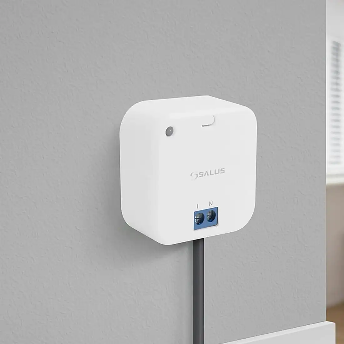 Salus RE600 Zigbee Smart Home Repeater 230V Hardwired Signal Booster - Image 2