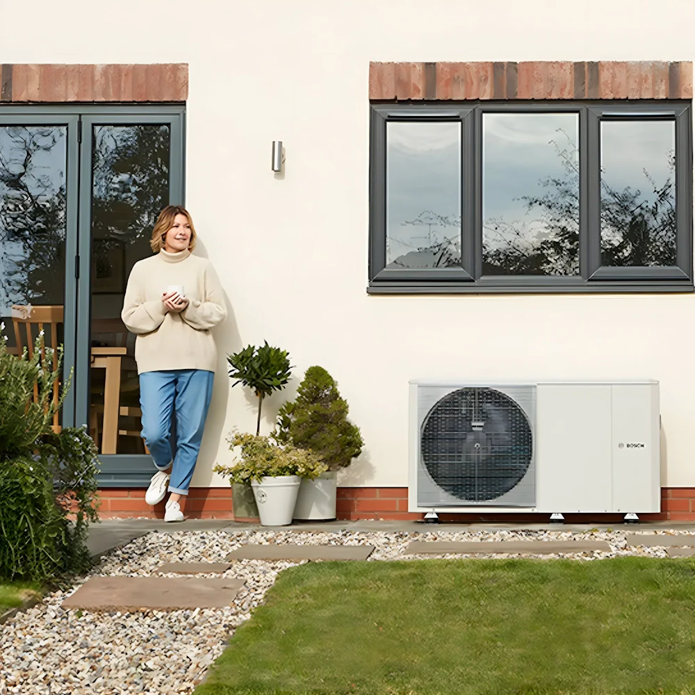 Worcester Bosch Compress 2000 AWF 1Phase 10kW Air Source Heat Pump - Image 4